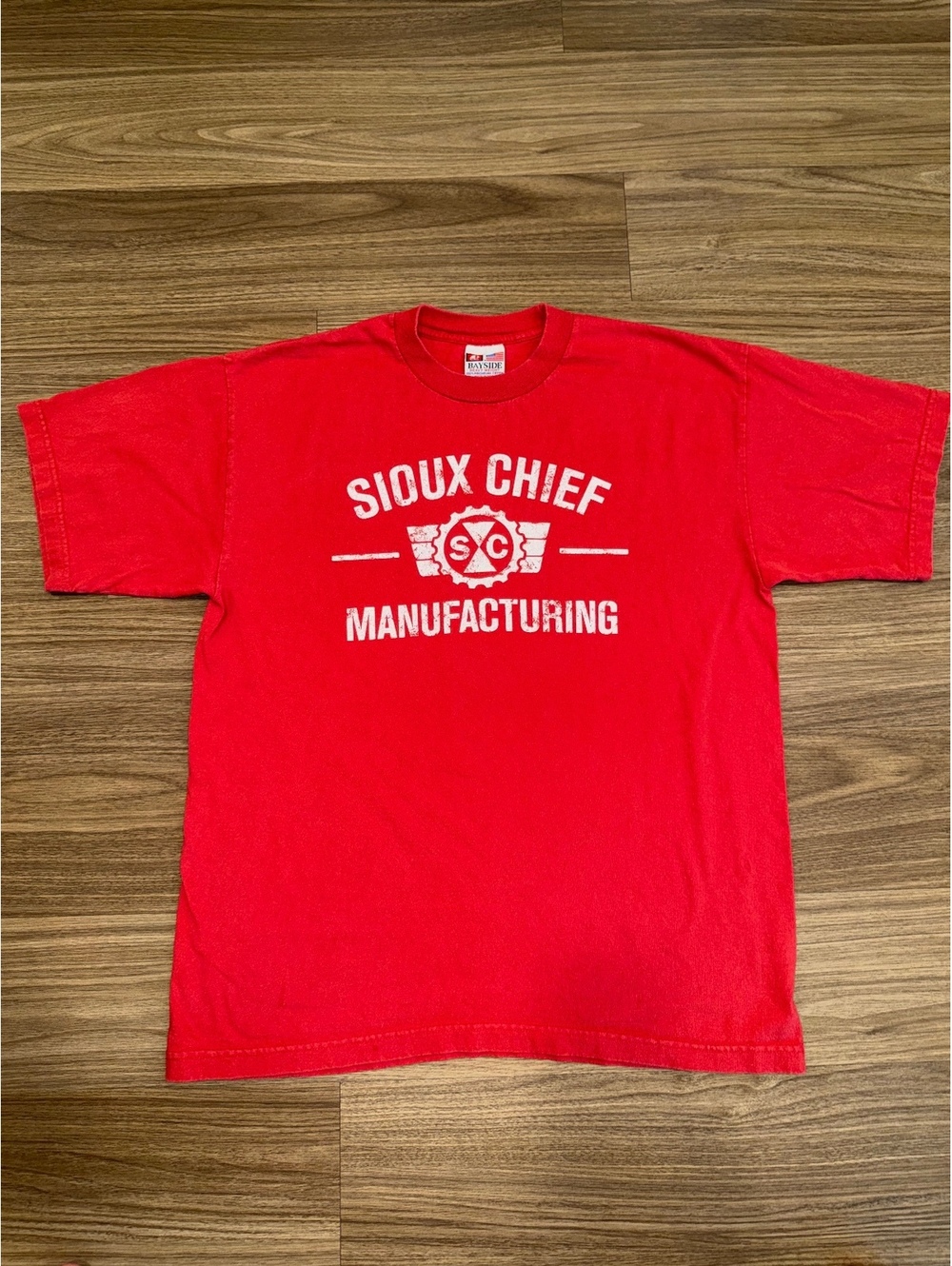 Vtg Sioux Chief Manufacturing Graphic Men’s Tshirt Bayside Brand Red XL #BS4614
